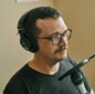 man-in-black-crew-neck-shirt-wearing-black-headphones.jpg man in black crew neck shirt wearing black headphones